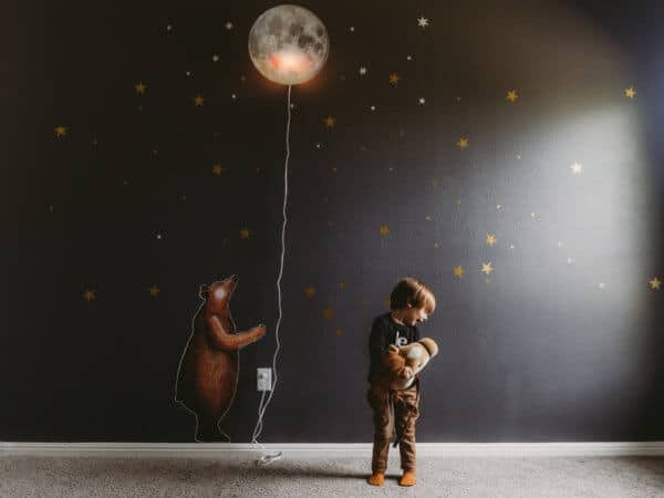 hartendief moon lamp bear sticker wall decal kids room inspiration Montessori kids clothes, baby, toddlers bambi hoodie bunny alpaca oeuf nyc autism mom blog autistic